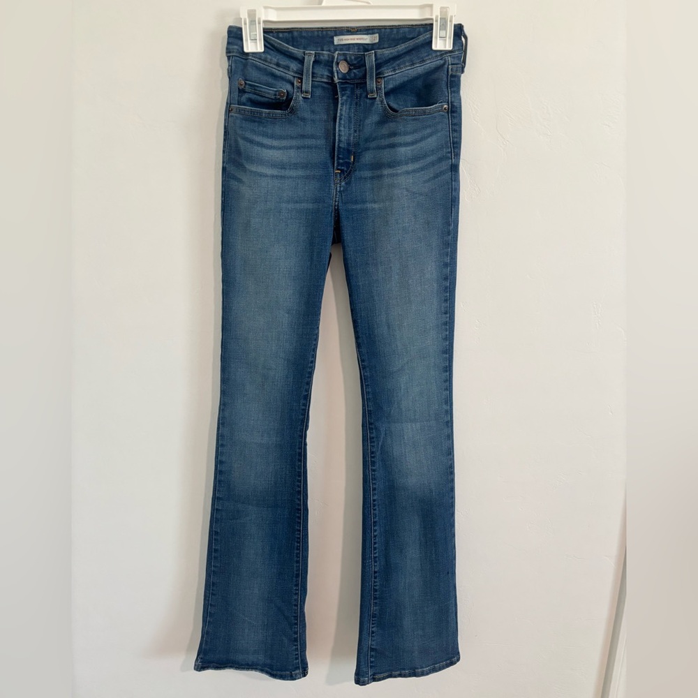 Classic Levi’s Women’s boot cut jeans